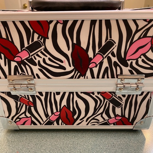 Makeup box - Picture 2 of 5